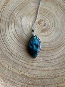 Collier en Labradorite en forme libre