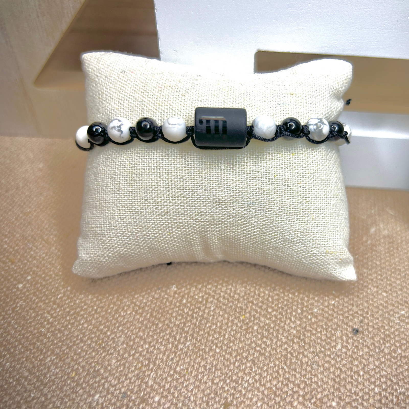 Bracelet Howlite naturelle et Obsidienne noire